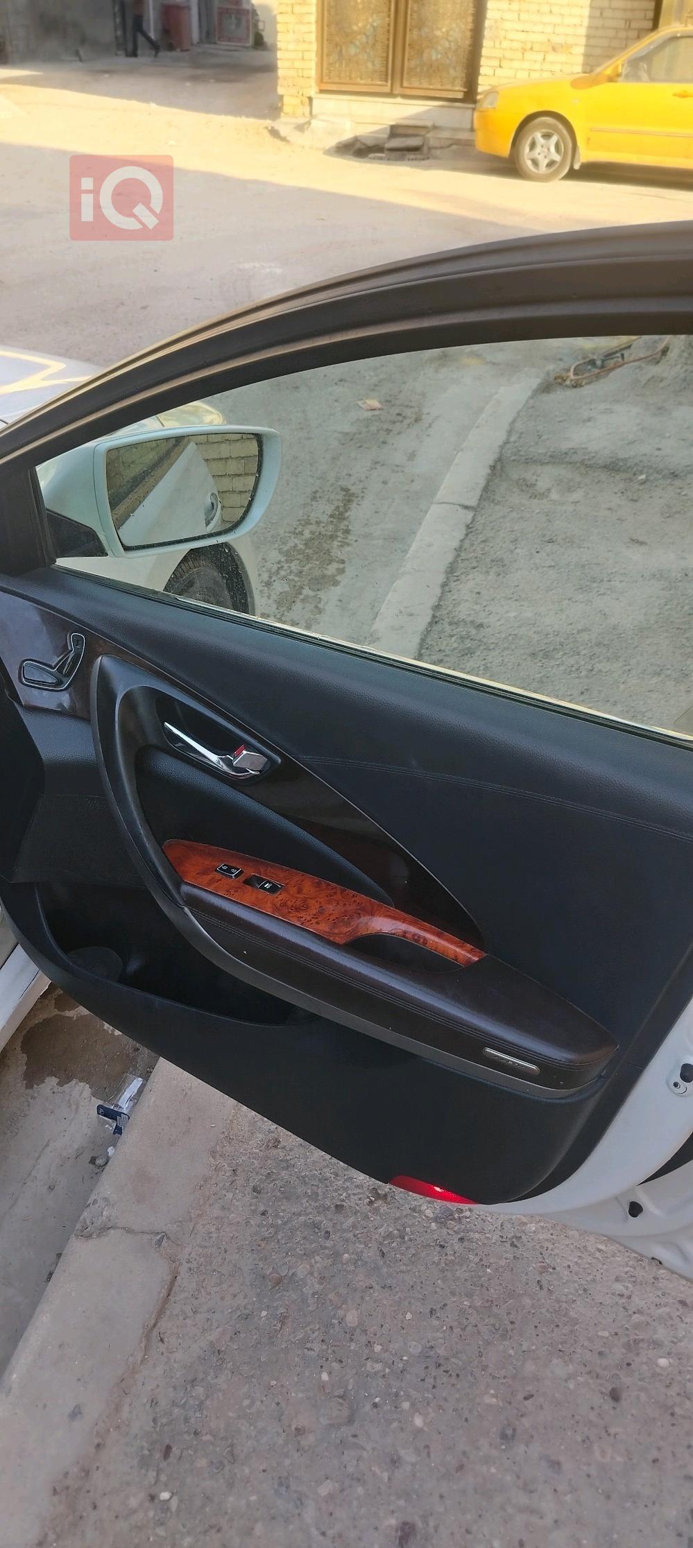 هیوندای ازێرا